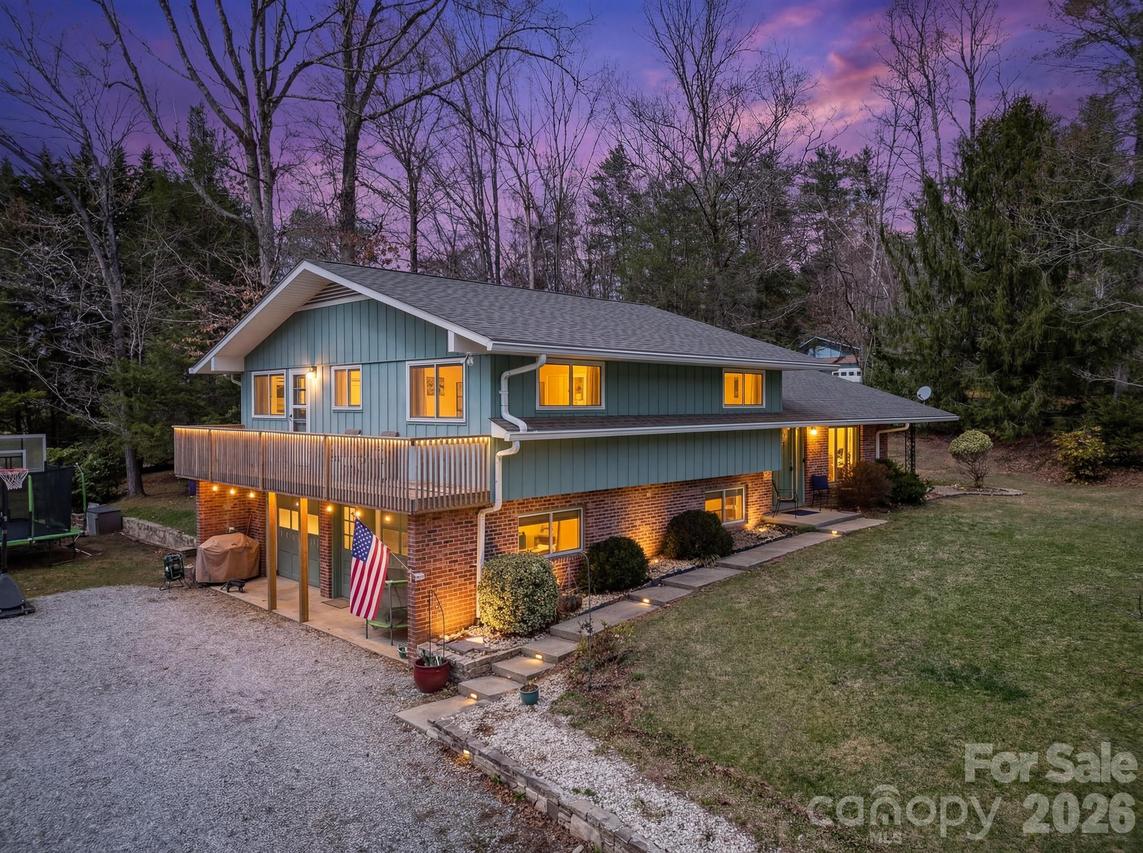 113 Brightwater Heights Dr., Hendersonville, NC 28791