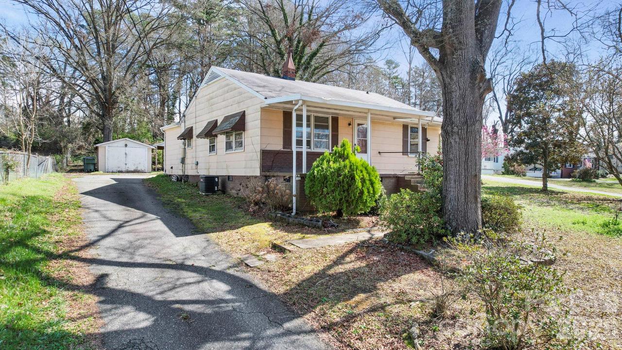 1644 Rankin Lake Rd., Gastonia, NC 28054