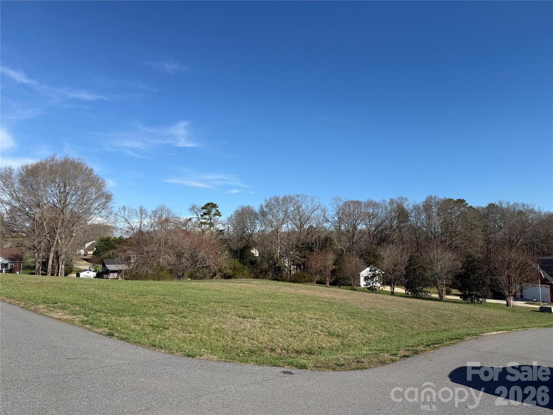 225 Silver Creek Ln., Shelby, NC 28152