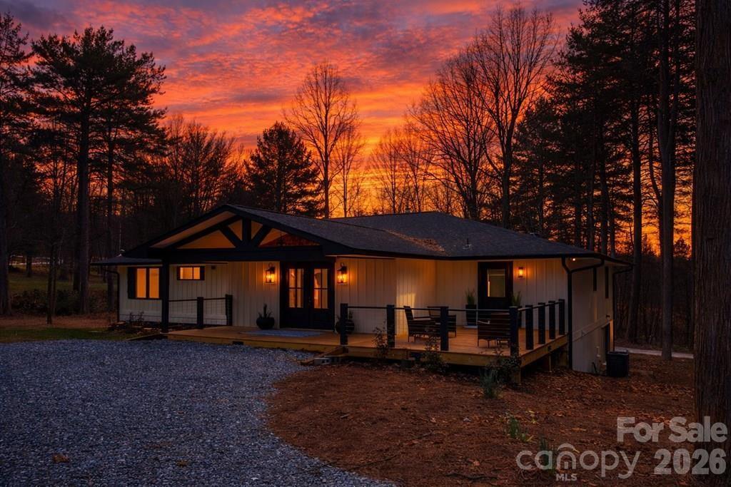 323 Mashburn Branch Rd., Franklin, NC 28734