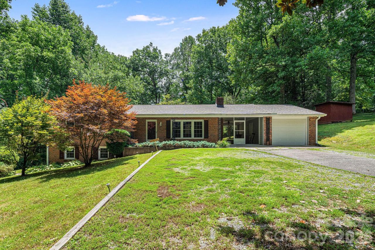 61 Spring Cove Dr., Brevard, NC 28712