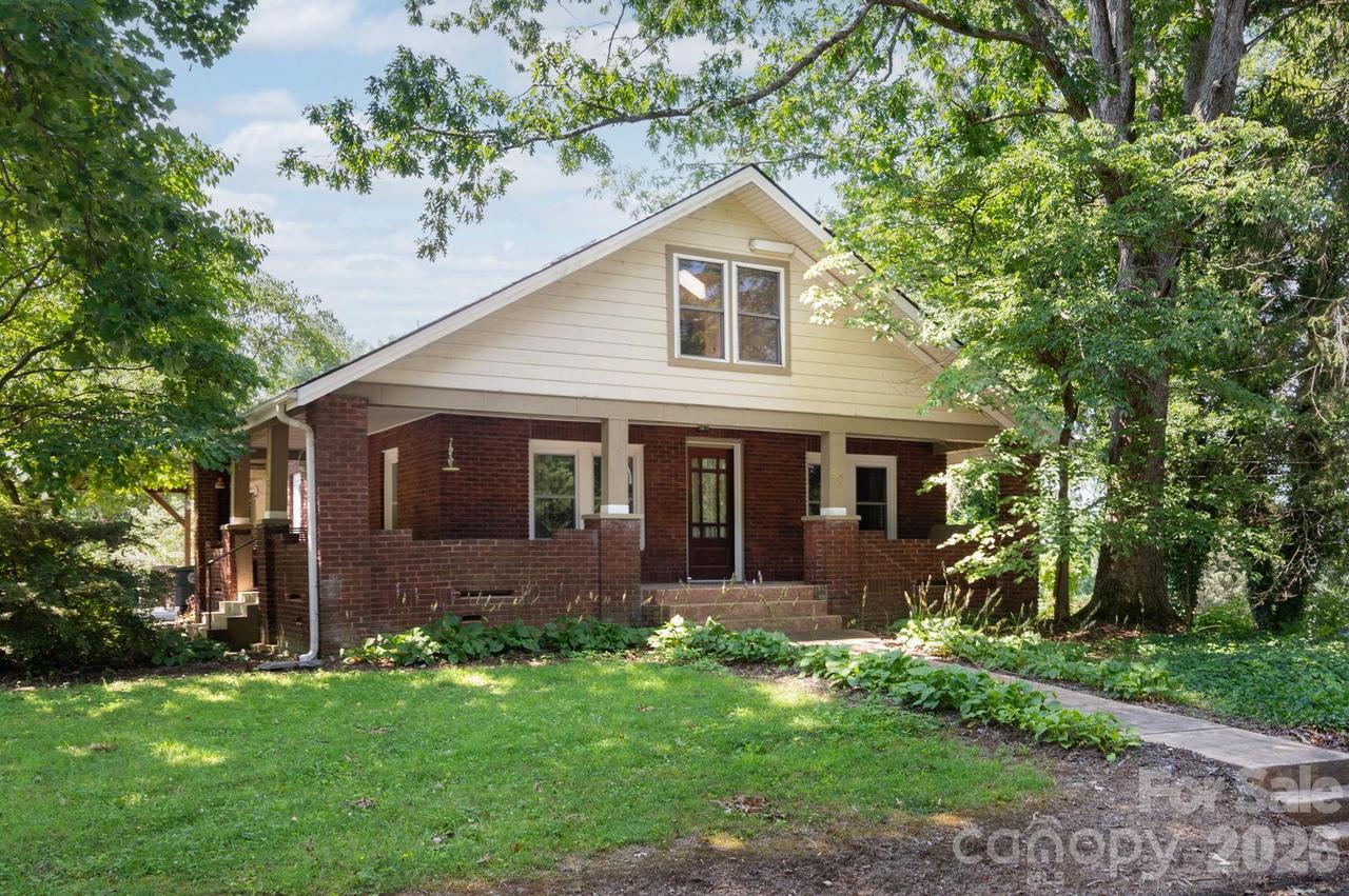 90 Jonestown Rd., Asheville, NC 28804