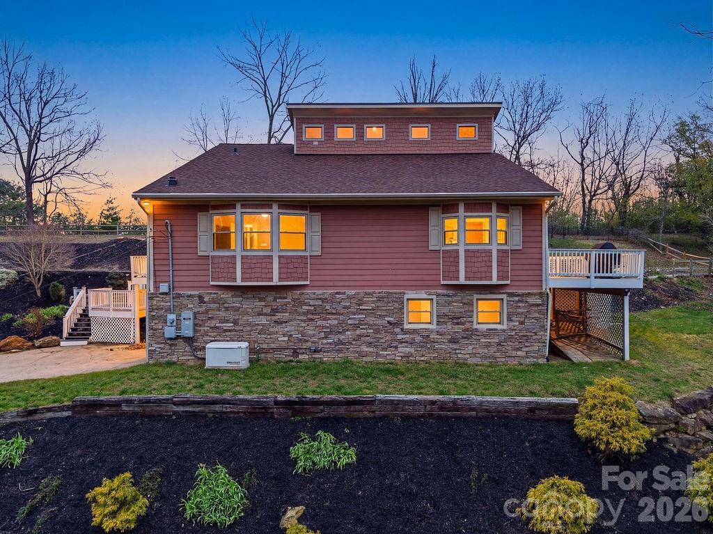 93 Hidden Falls Dr., Asheville, NC 28804