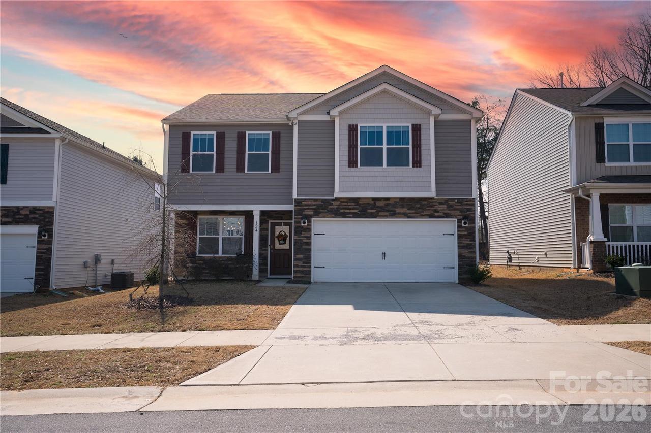 124 Sequoia Forest Dr., Mooresville, NC 28117