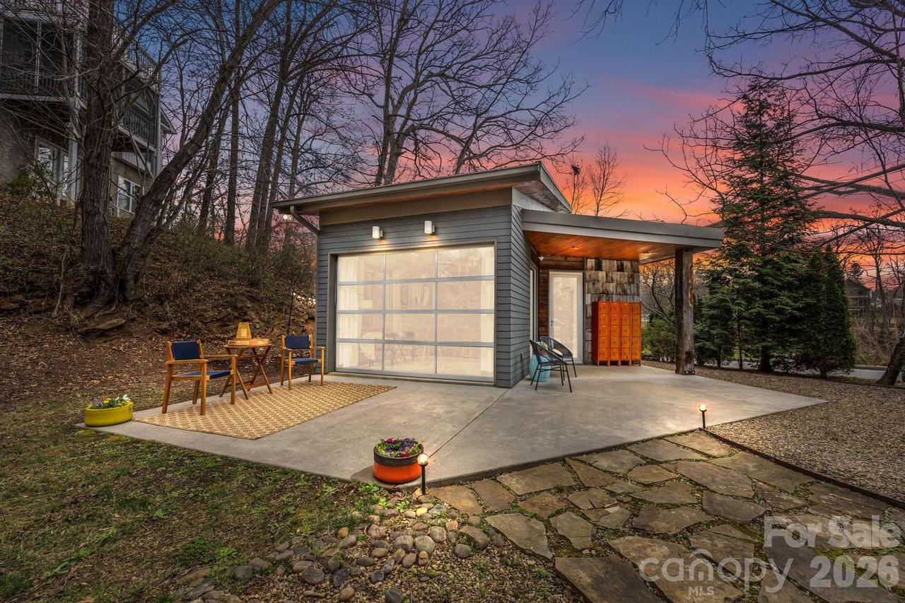 68 Wyoming Rd., Asheville, NC 28803