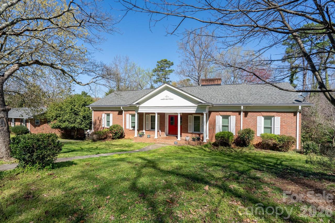 1516 Edinburg Dr., Gastonia, NC 28054