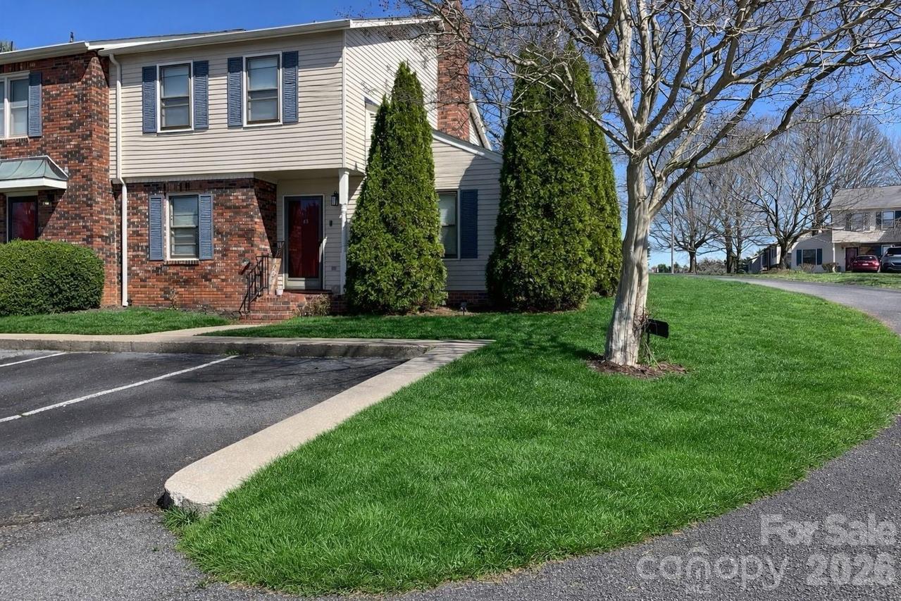 2705 N Center St. #43, Hickory, NC 28601