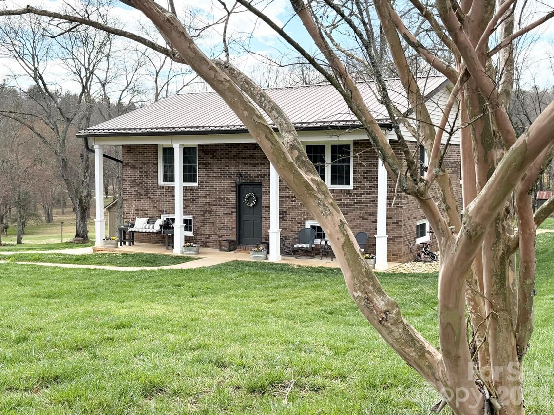 2825 Wendell St., Lenoir, NC 28645