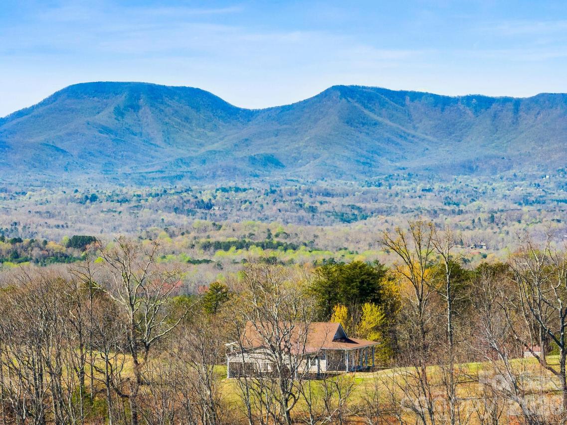 25 Preservation Tr., Columbus, NC 28722