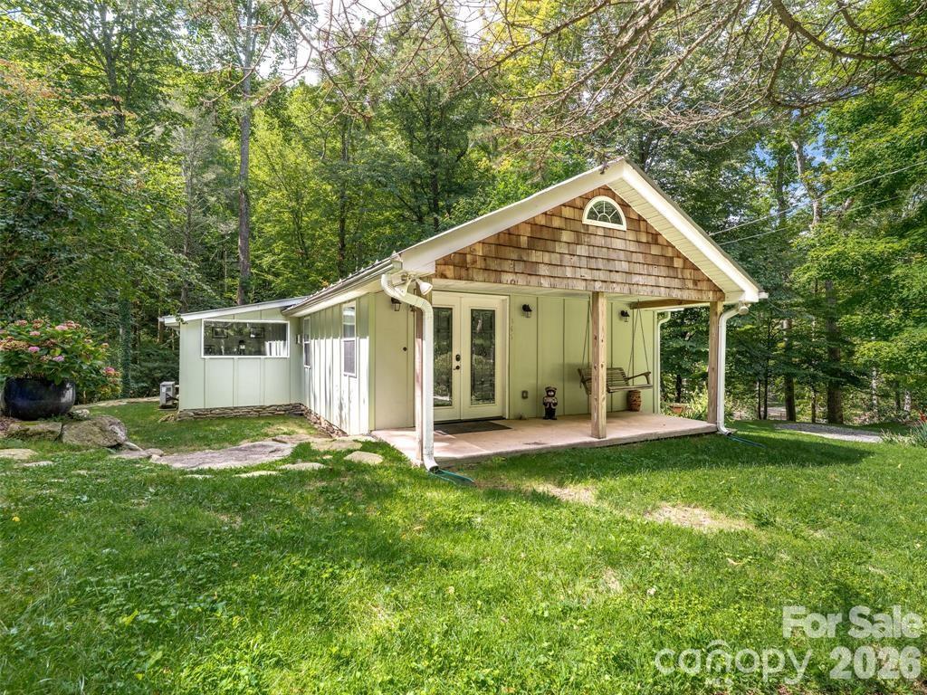 347 Blackberry Inn Rd., Weaverville, NC 28787