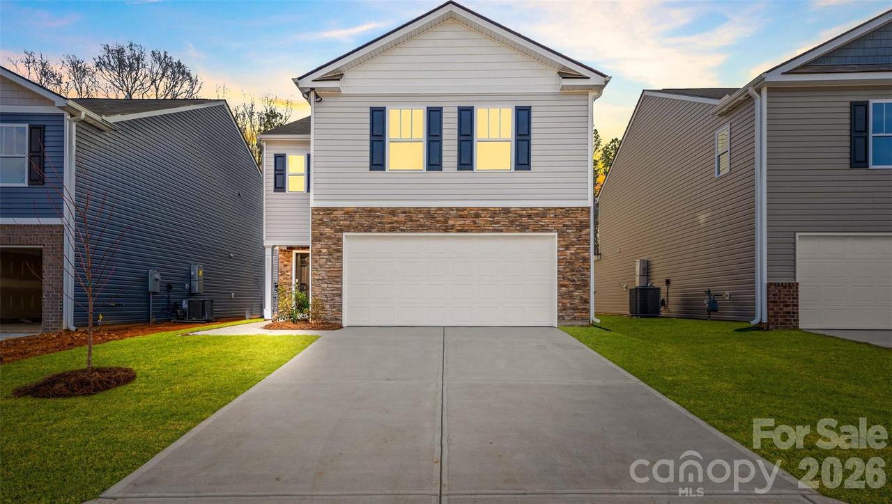 104 Providence Walk Dr., Hendersonville, NC 28792