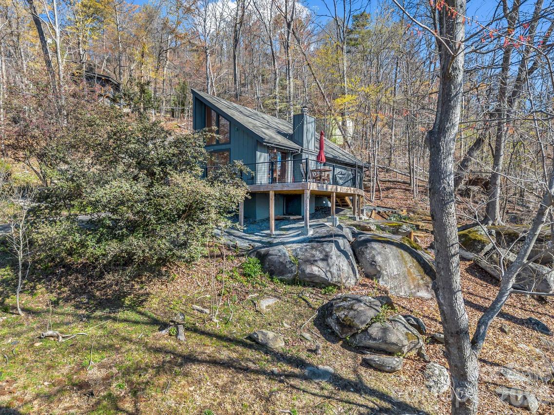 456 Youngs Mountain Dr., Lake Lure, NC 28746