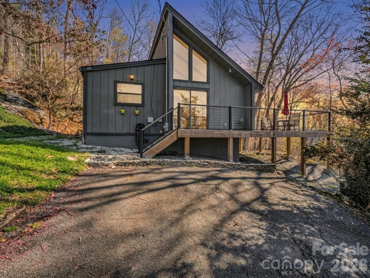 456 Youngs Mountain Dr., Lake Lure, NC 28746