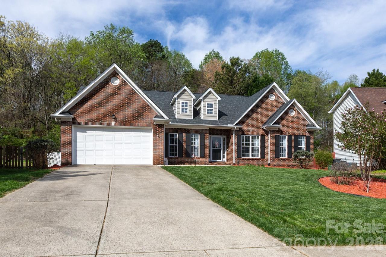 12015 Hampton Place Dr., Charlotte, NC 28269