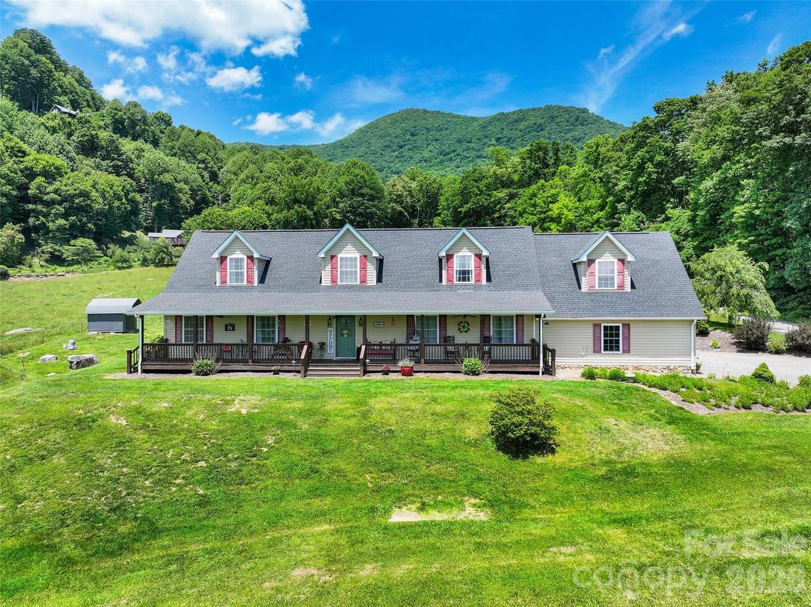 371 Ned Cove Rd., Waynesville, NC 28785