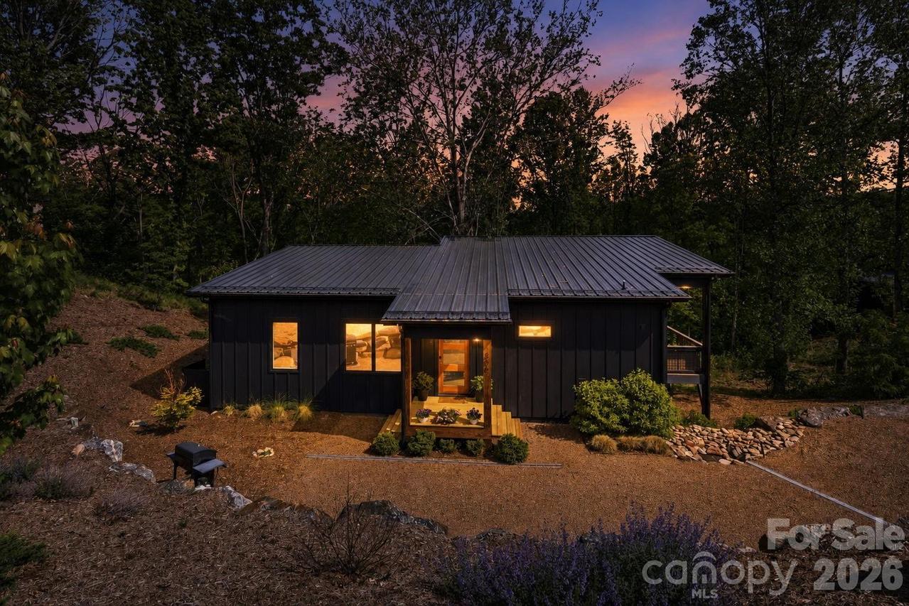 306 Broad Vista Ln., Asheville, NC 28804