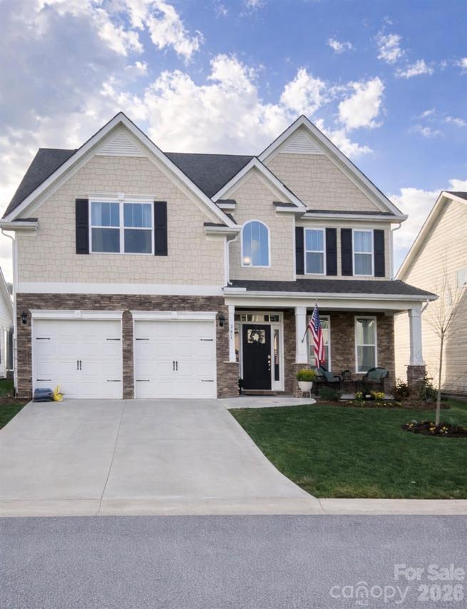 265 Fox Cove Rd., Hendersonville, NC 28792