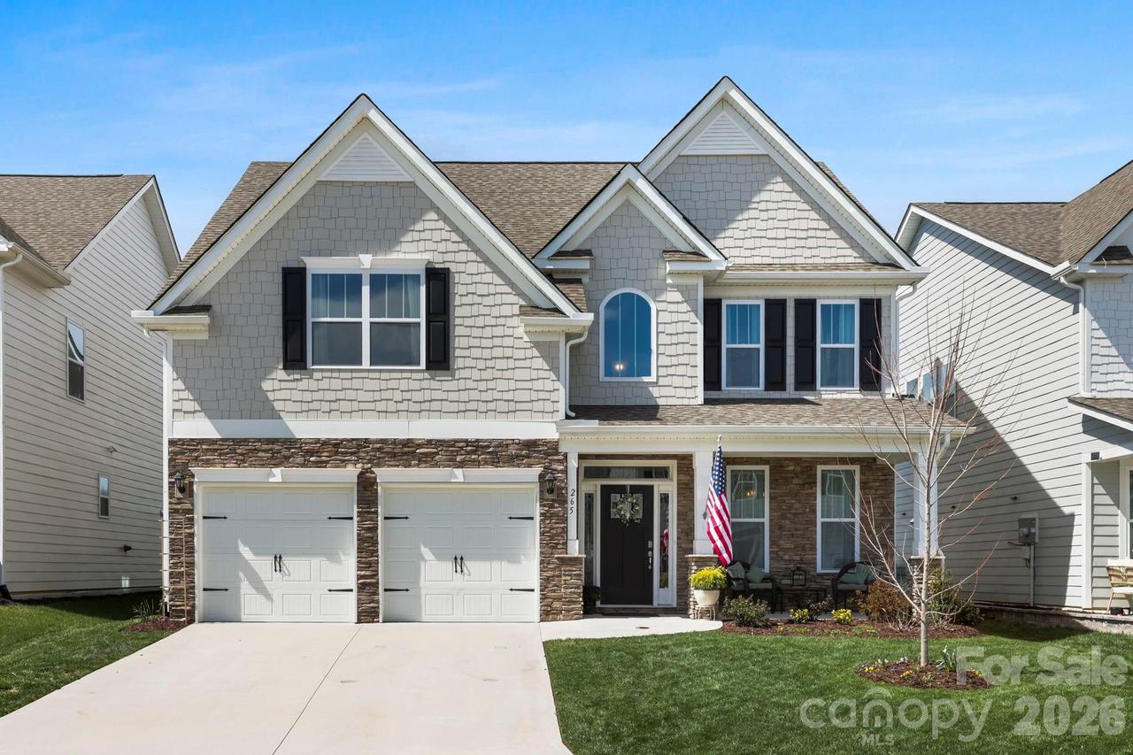 265 Fox Cove Rd., Hendersonville, NC 28792