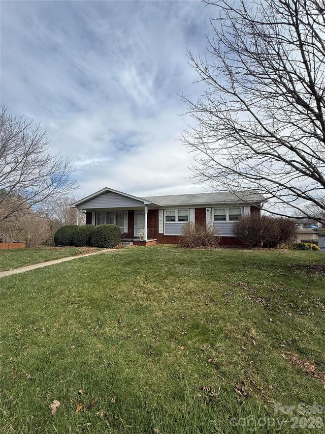 167 Mount Carmel Rd., Asheville, NC 28806