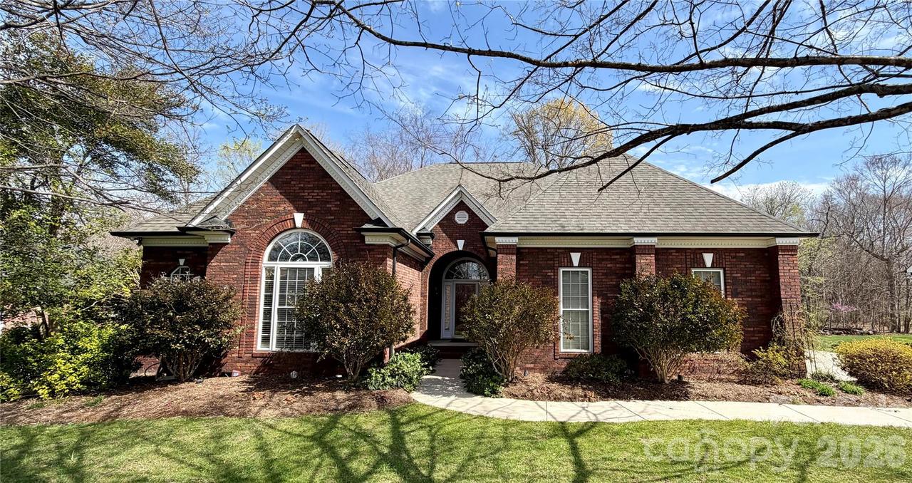 8407 Locksley Dr., Harrisburg, NC 28075