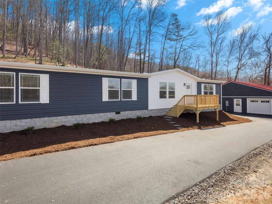 502 & 512 Hutch Mountain Rd., Fletcher, NC 28732