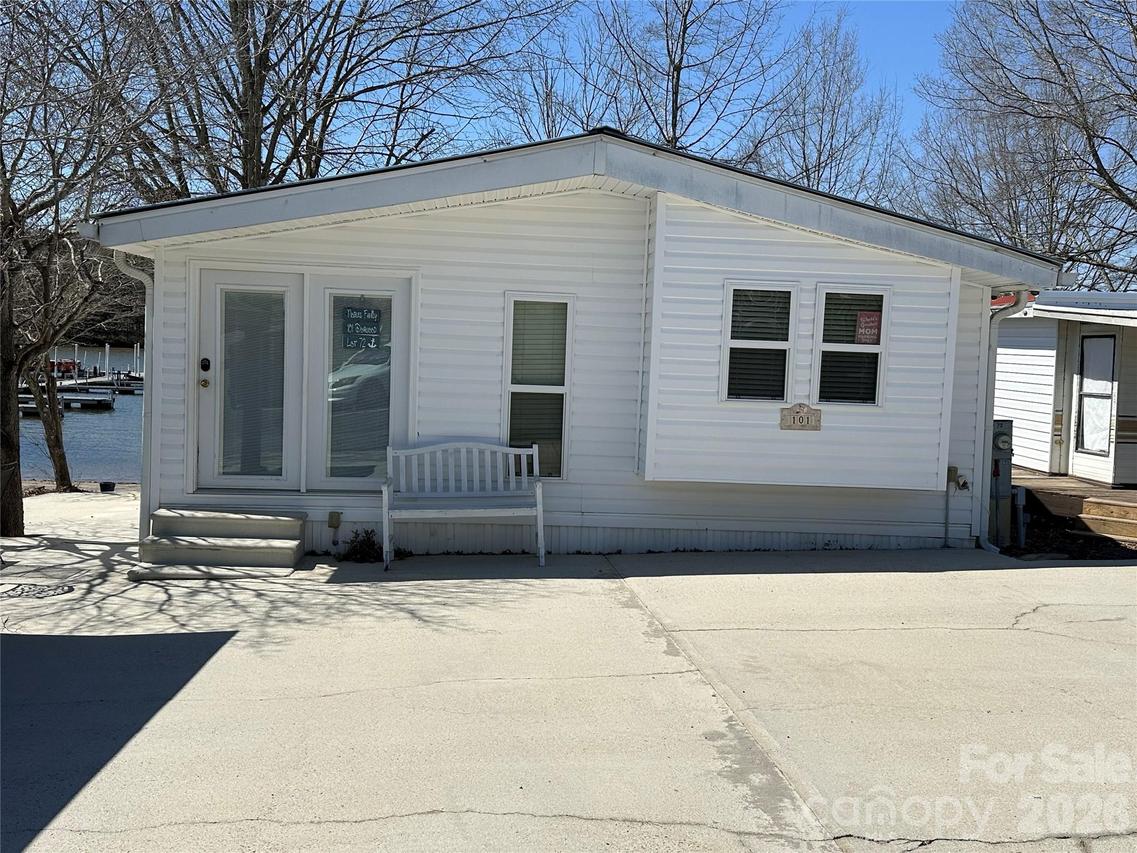 101 Dogwood Cir., New London, NC 28127