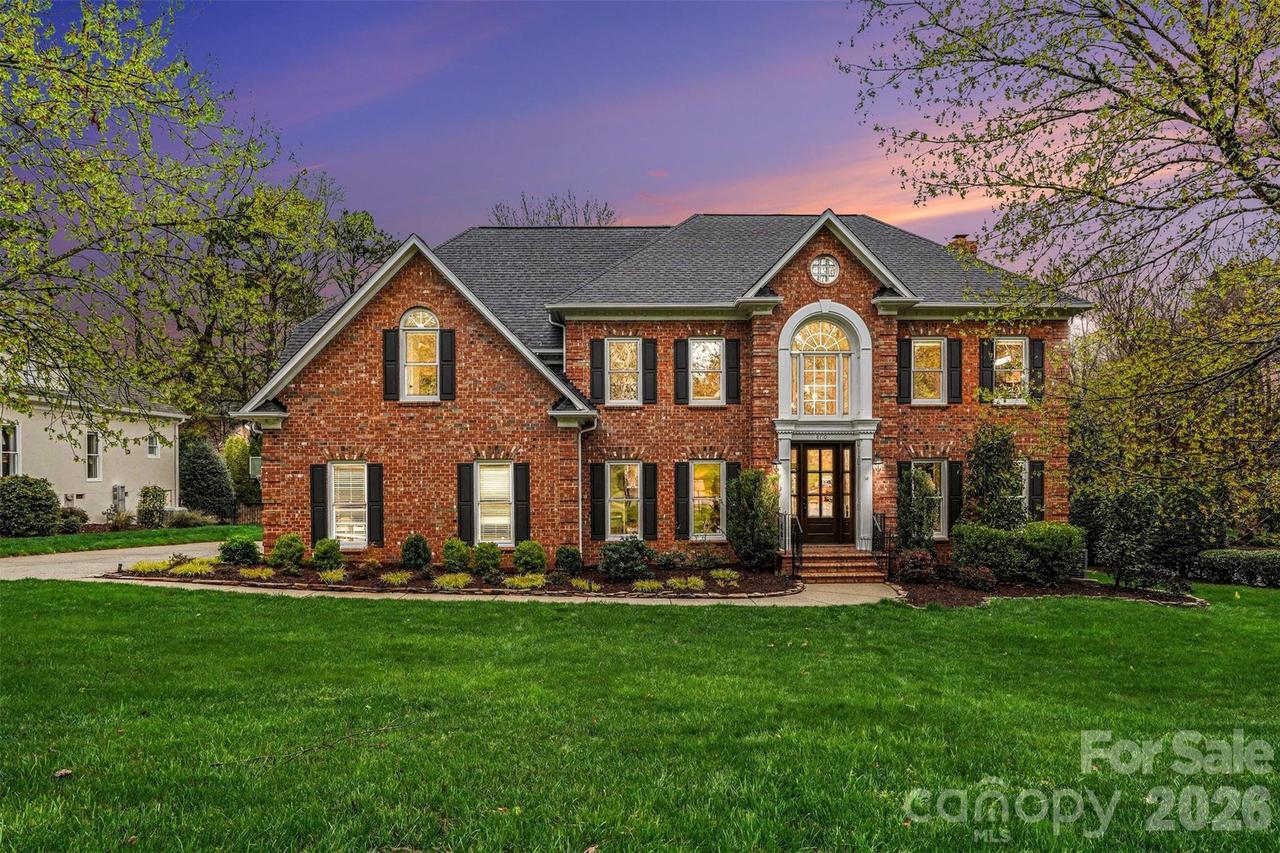 8710 Oakthorpe Dr., Charlotte, NC 28277