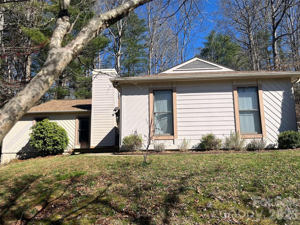 111 Averys Creek Ln., Arden, NC 28704