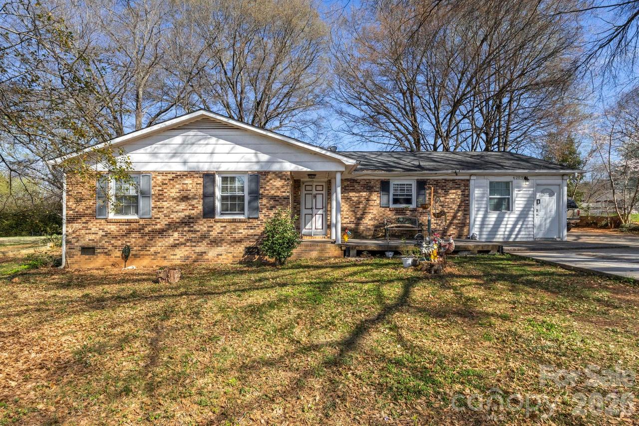 4209 Heatherstone Dr., Gastonia, NC 28056