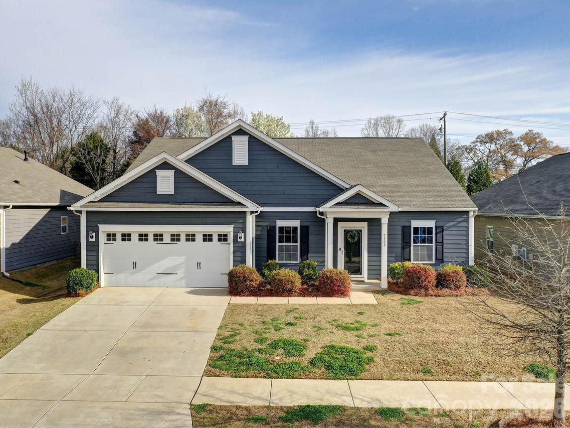7308 Strawberry Fields Ln., Charlotte, NC 28278