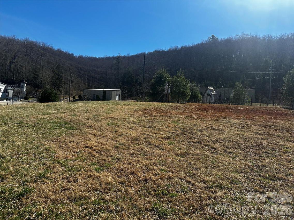 400 Old Dale Rd., Spruce Pine, NC 28777