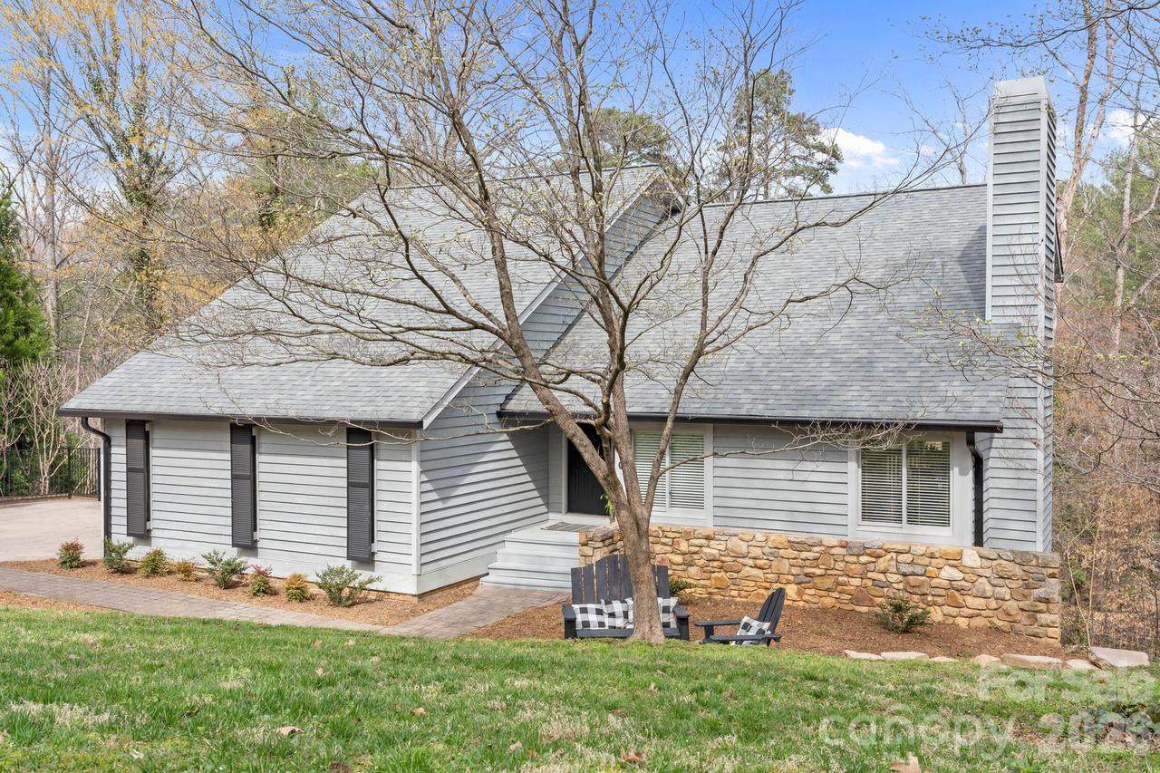 350 21st Avenue Dr., Hickory, NC 28601