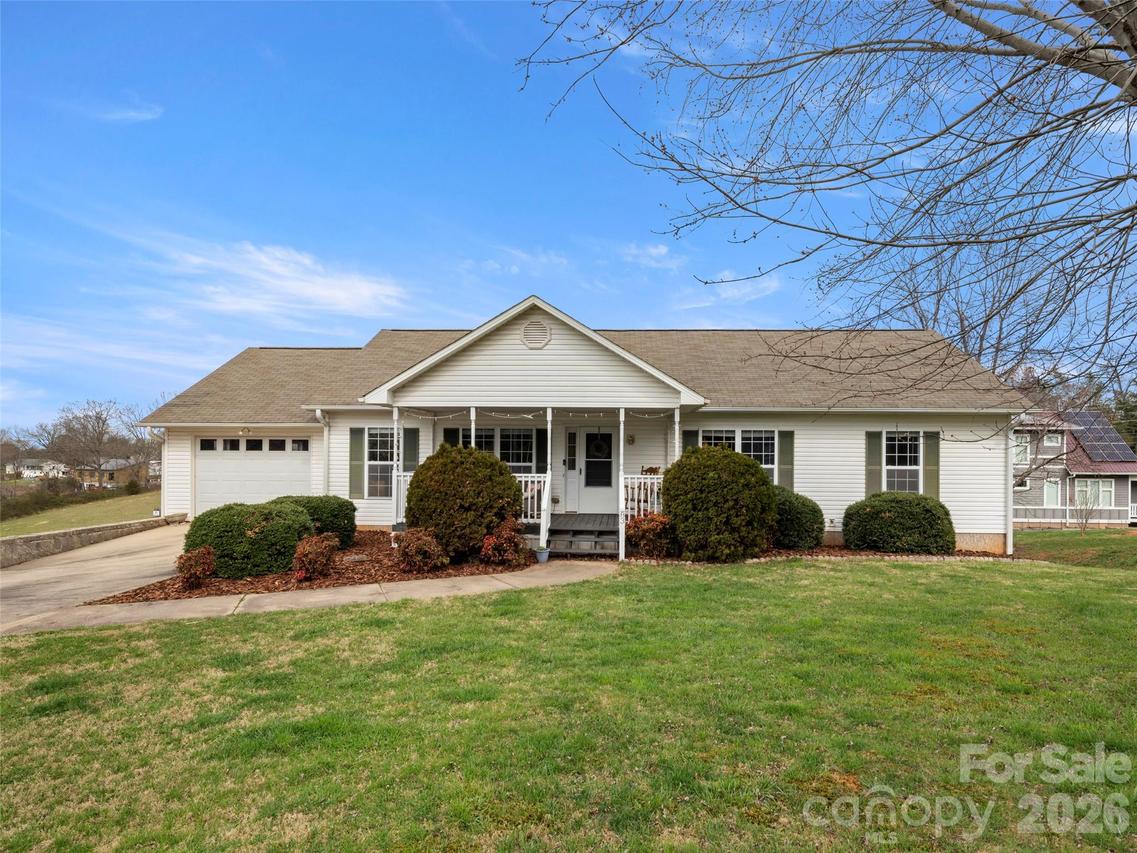 83 Church St., Weaverville, NC 28787