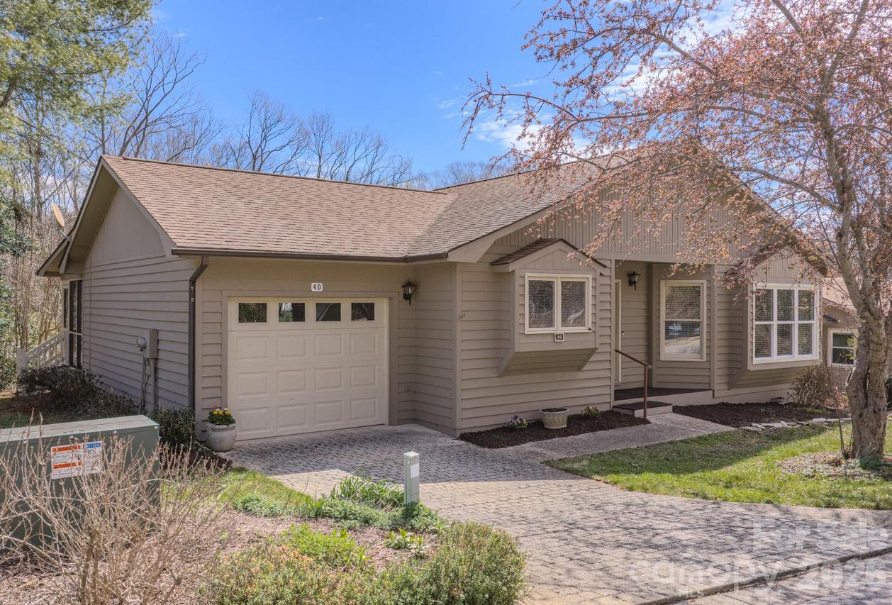 4 Hedgerose Ct. #D, Asheville, NC 28805