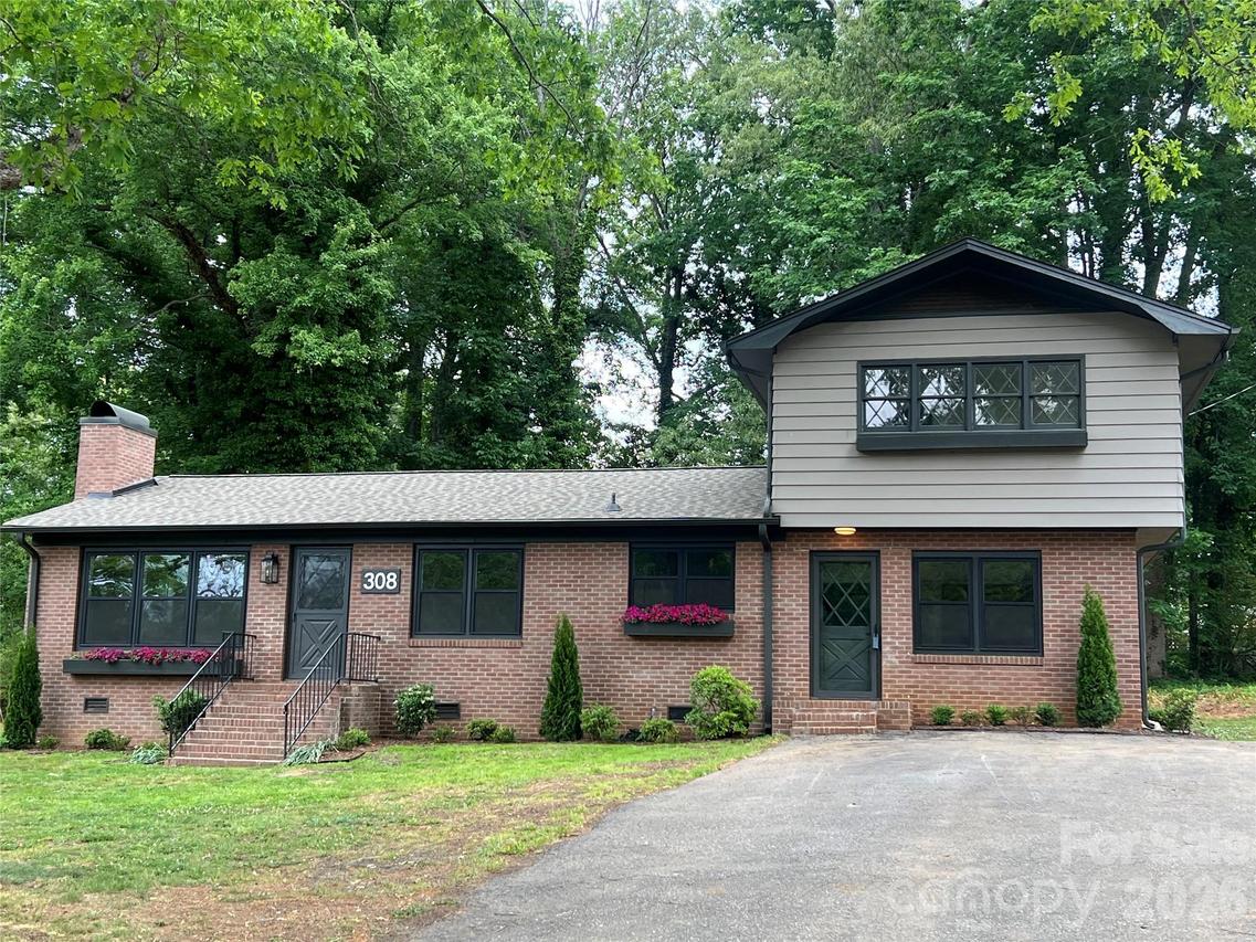 308 Rankin Ave., Lowell, NC 28098