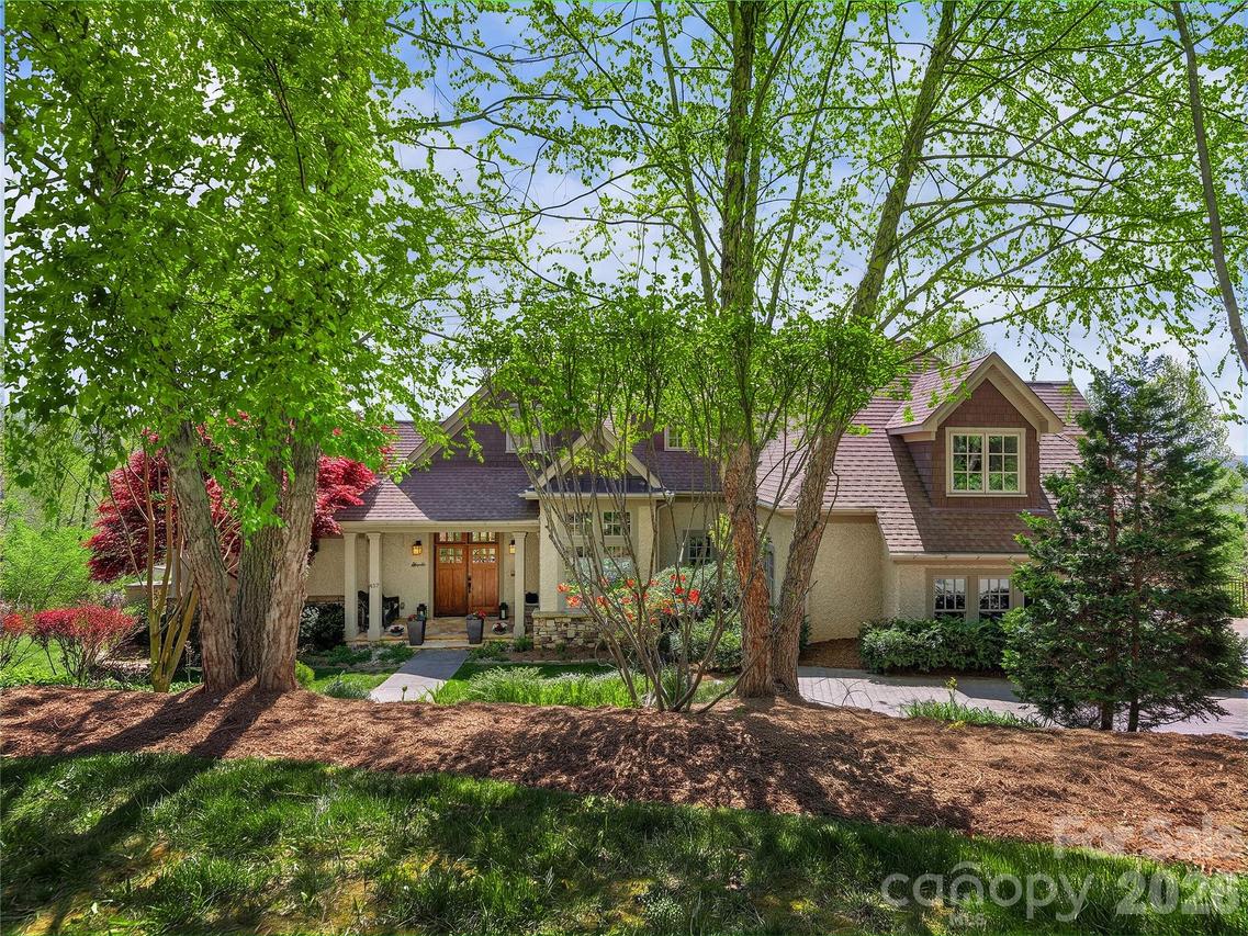 457 Coopers Hawk Dr., Asheville, NC 28803