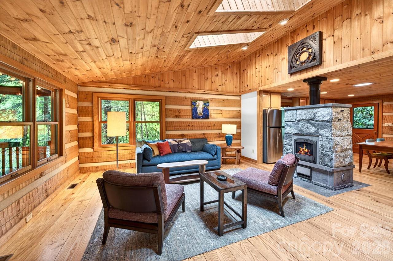 14 Weeping Cherry Forest Rd., Fairview, NC 28730
