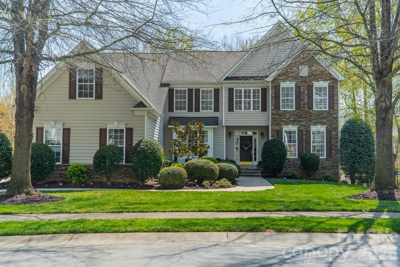 8203 Sturminster Dr., Waxhaw, NC 28173