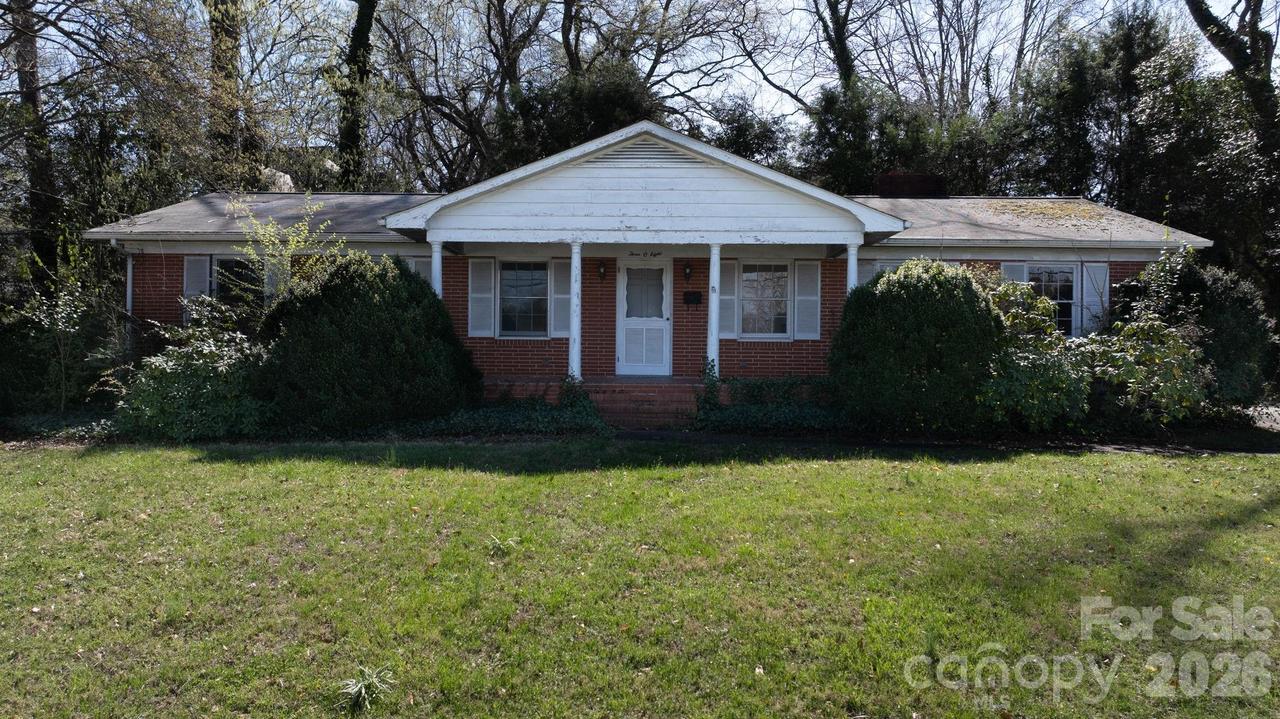 308 E Concord St., Morganton, NC 28655