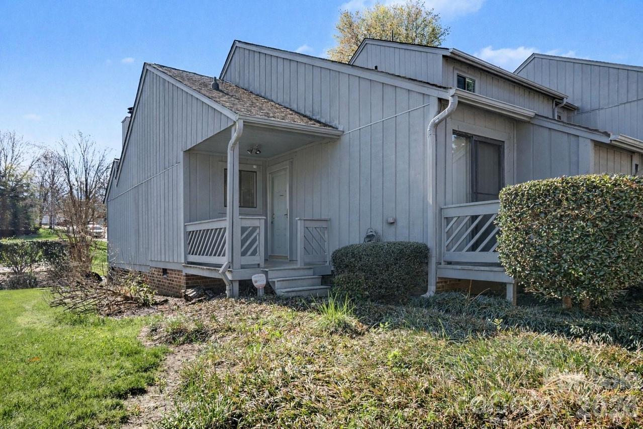 100 Willow Run Dr. #5, Gastonia, NC 28056