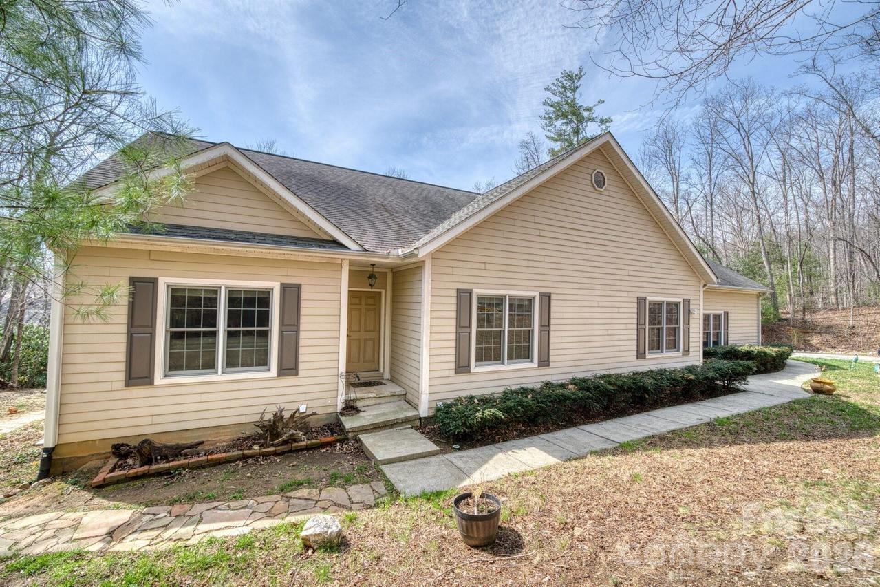 45 Baton Ln., Asheville, NC 28803