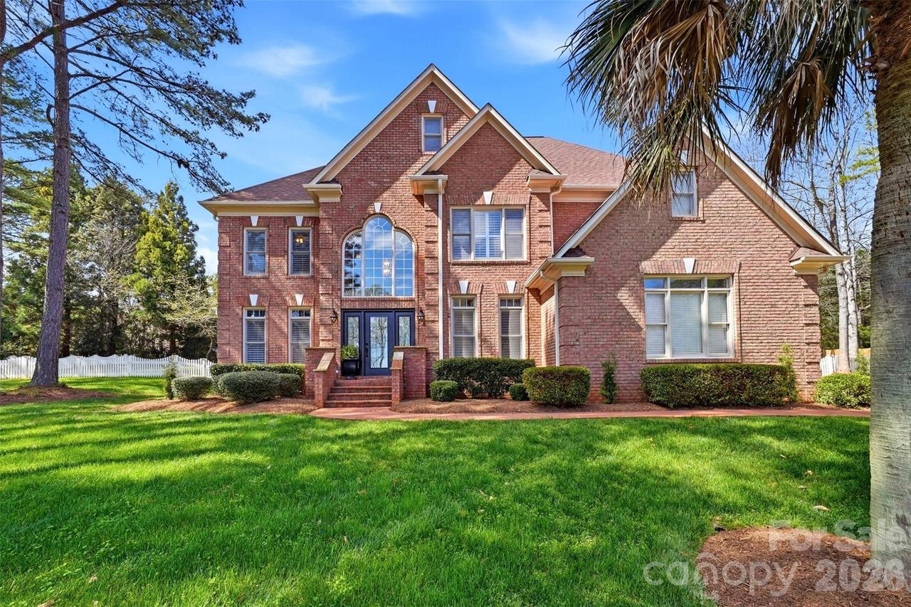 6041 Bluebird Hill Ln., Matthews, NC 28104