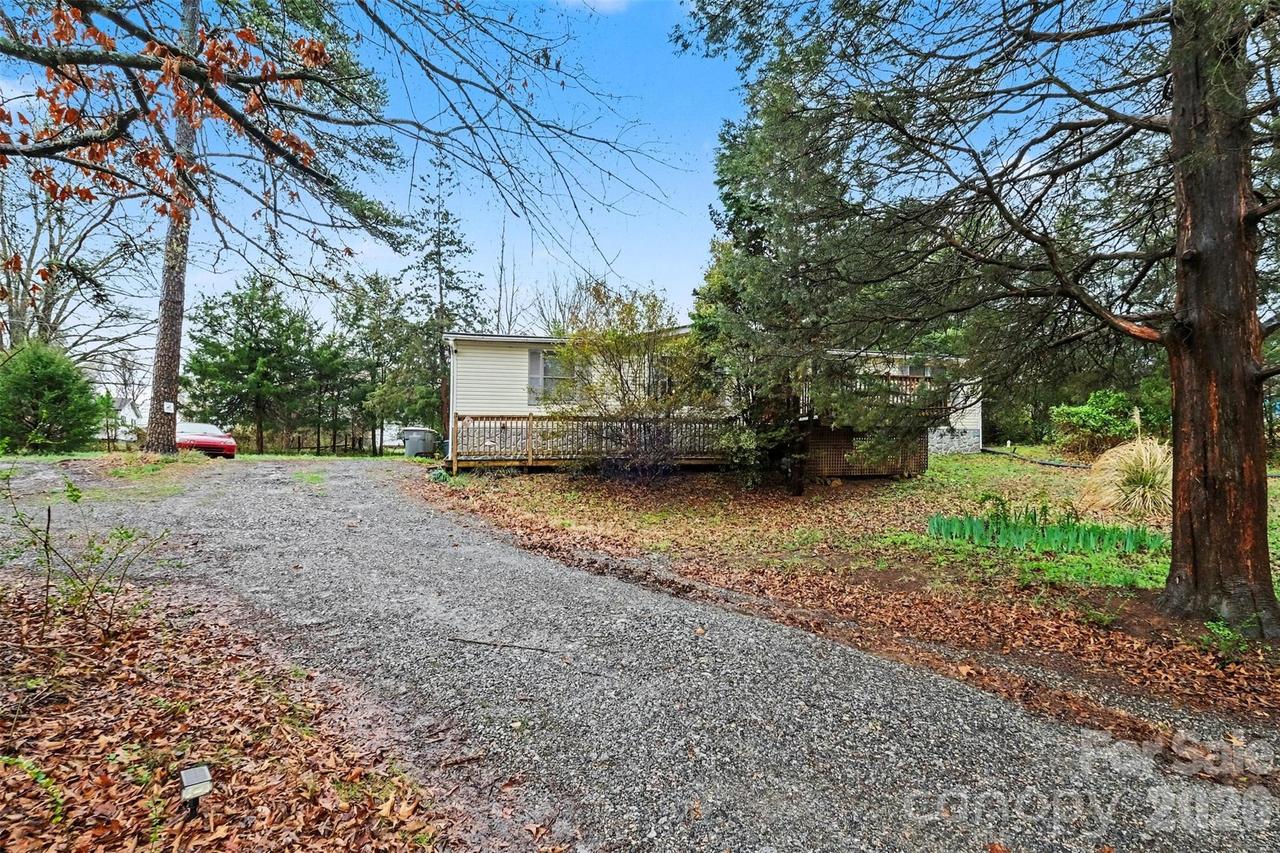 6107 Raintree Cir., Concord, NC 28027