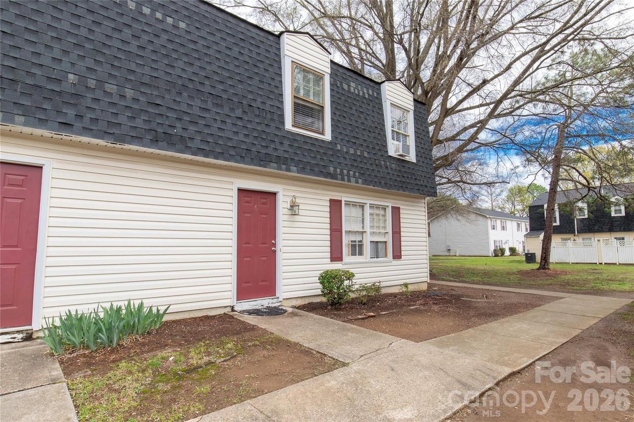 2222 Yorkhills Dr. #6, Charlotte, NC 28217
