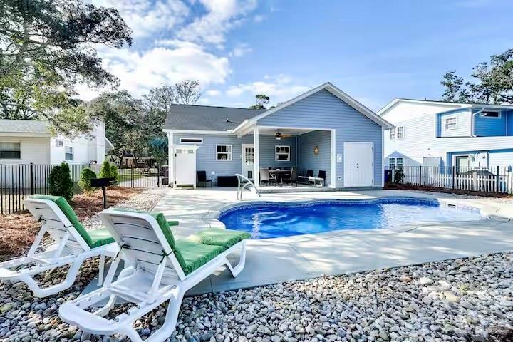 310 Crowell St., Oak Island, NC 28465