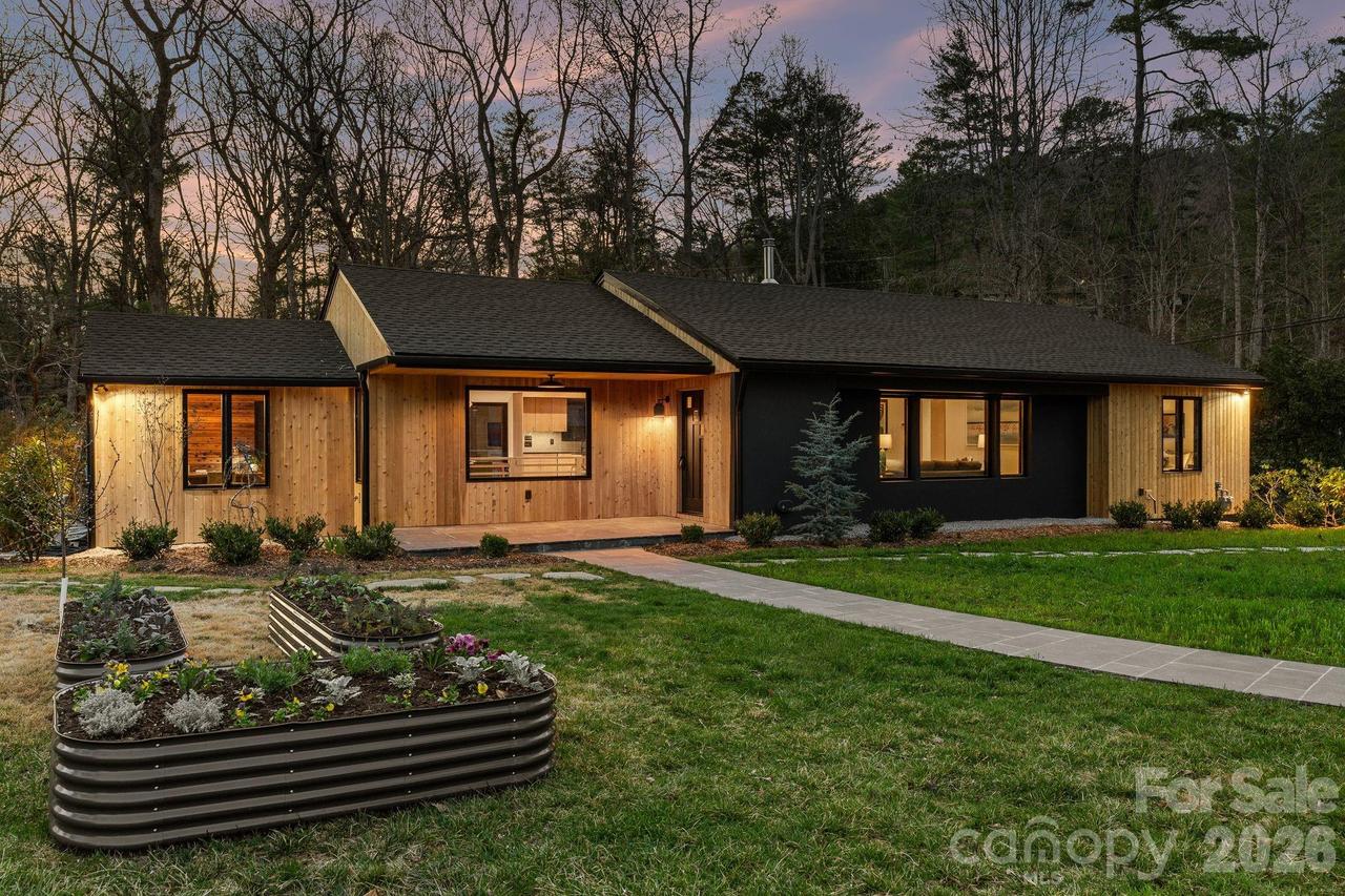 330 Windsor Rd., Asheville, NC 28804