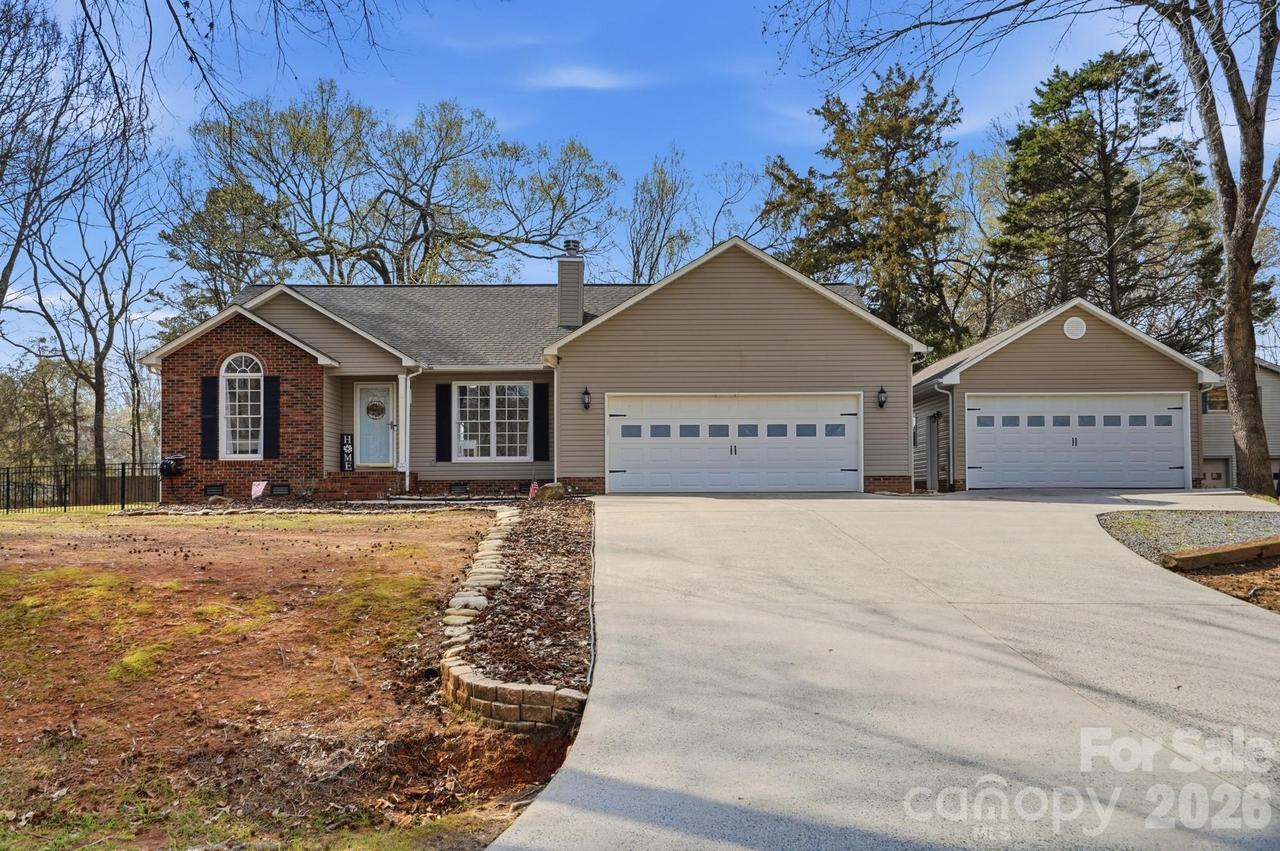 3704 Dakeita Cir., Concord, NC 28025