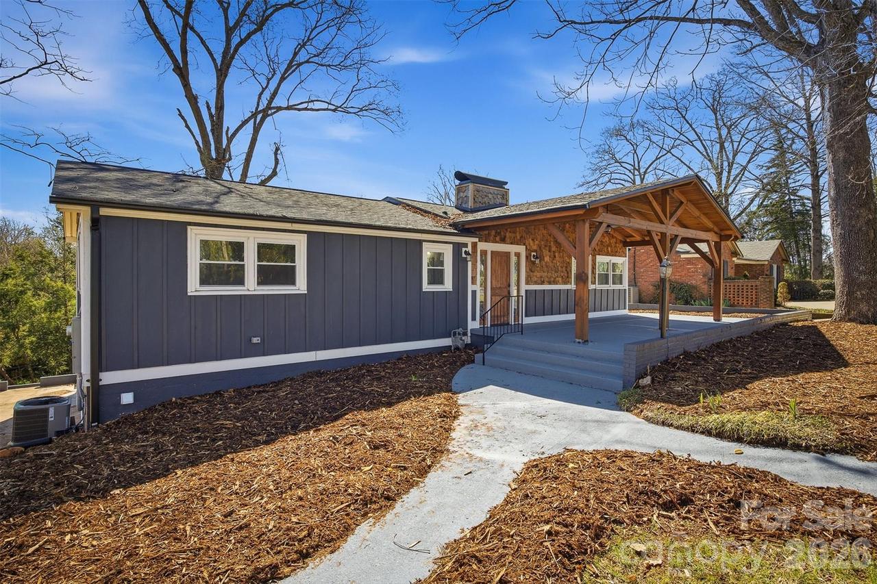 223 W Park Dr., Morganton, NC 28655