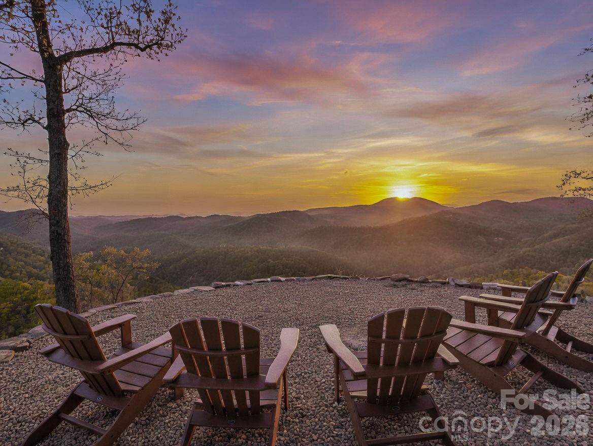 200 Granite Bridge Ct., Black Mountain, NC 28711