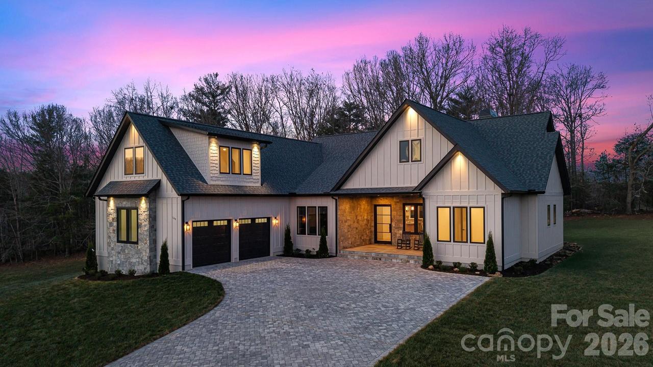 144 Golden Pasture Dr., Fletcher, NC 28732